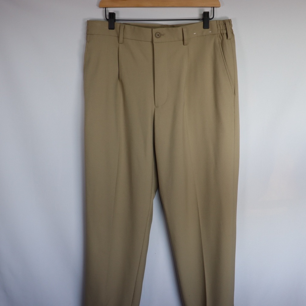 Uniqlo Men’s Tan Smart Tapered Pants Size Large